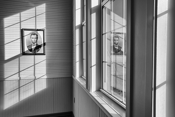 Lincoln Portrait, Warfield School – Montgomery County, Tennessee 1922-1968